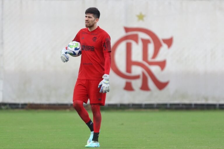 Sampaoli testa Rossi entre os titulares e indica novidades na escalação