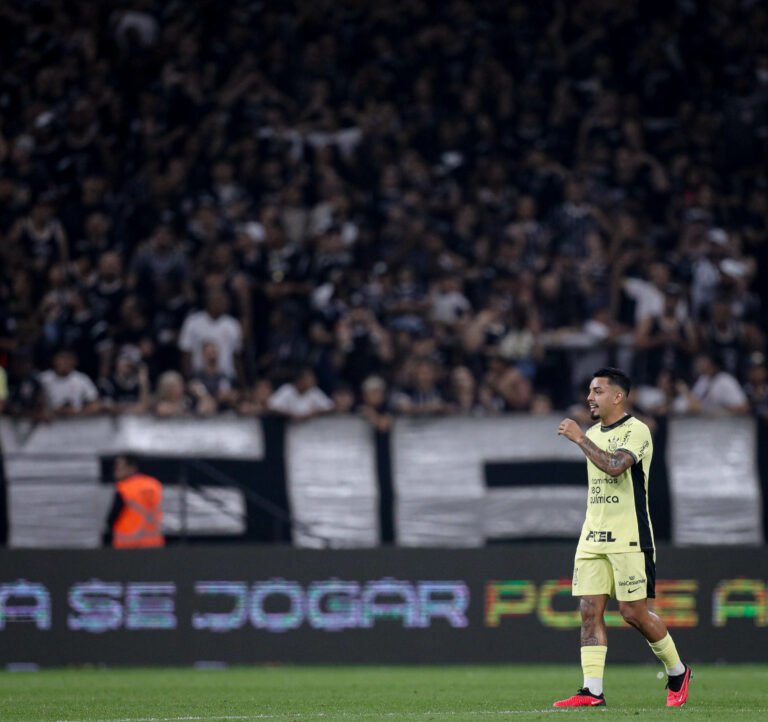 Lateral se destaca em vitória do Corinthians sobre o Botafogo e soma melhor nota da partida
