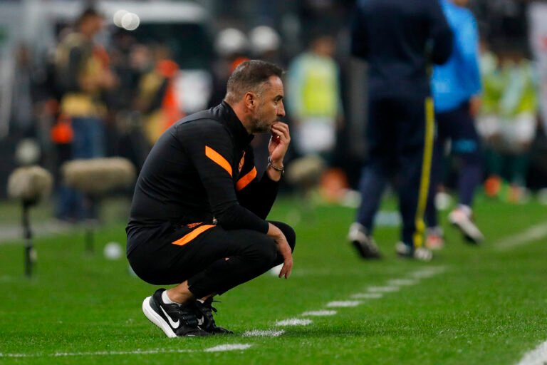 Vítor Pereira detalha saída do Corinthians e diz que deixou o clube por falta de projeto