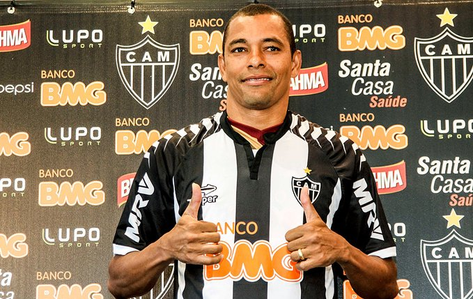 Atlético planeja realizar acordo para quitar dívida com Gilberto Silva, ex-volante alvinegro
