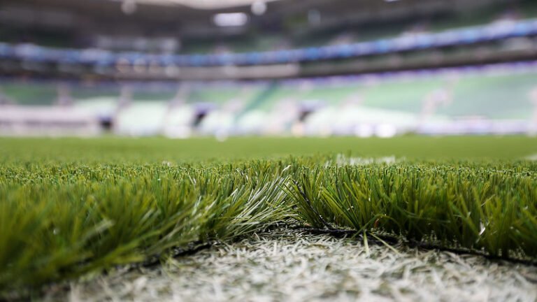 Clubes querem proibir gramado sintético no futebol brasileiro a partir de 2025