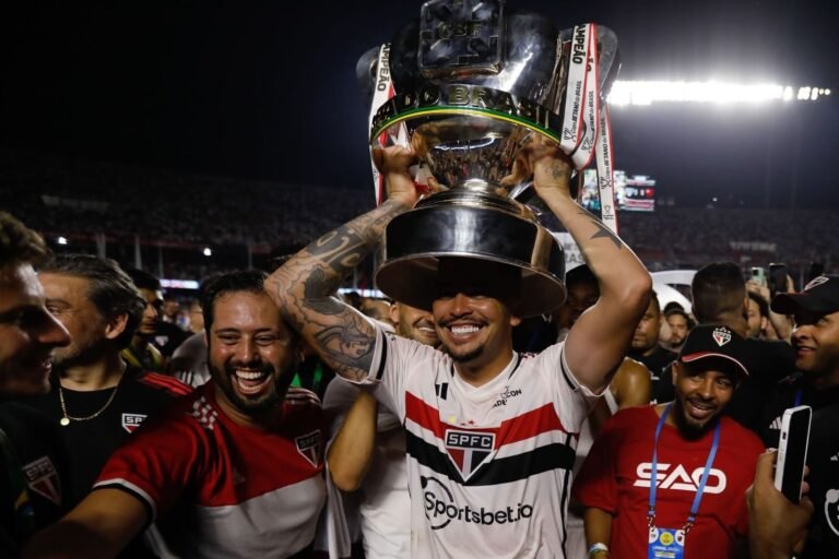 São Paulo recebe proposta oficial de clube saudita por Luciano