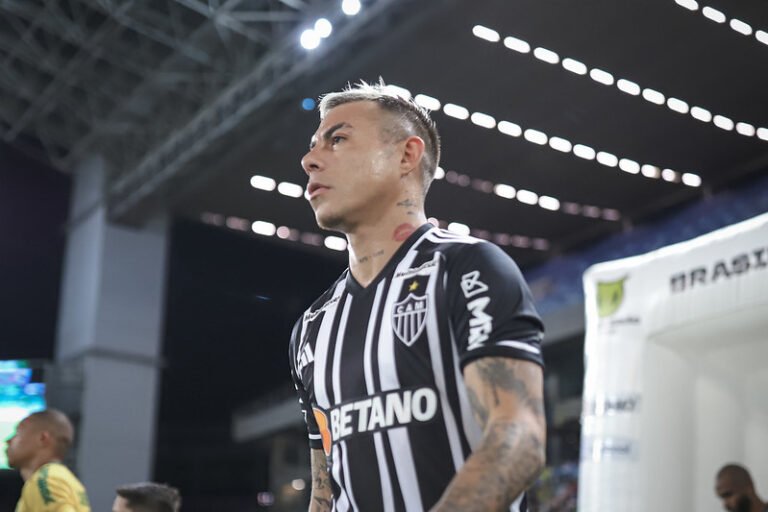 Eduardo Vargas lidera lista de dispensa do Atlético para temporada 2024