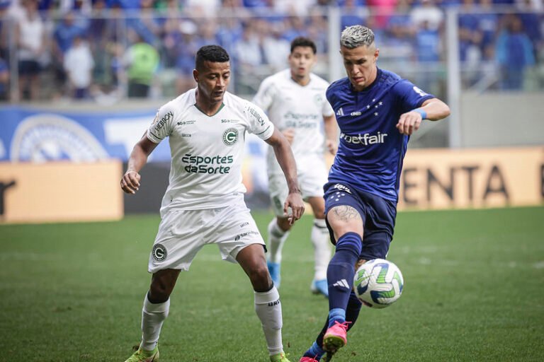 Sétimo melhor visitante, Cruzeiro encara quarto pior mandante em jogo contra o Goiás