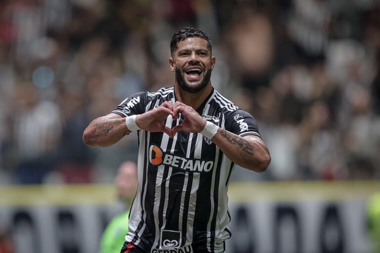 Hulk será julgado pelo STJD na próxima semana, mas não será desfalque contra Flamengo
