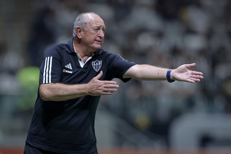 Felipão rebate críticas à seu estilo e confessa: “Dói ser chamado de ultrapassado”