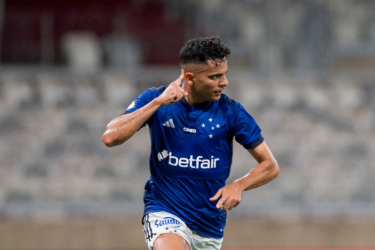 Bruno Rodrigues fala sobre permanência no Cruzeiro: “Espero que dê tudo certo”