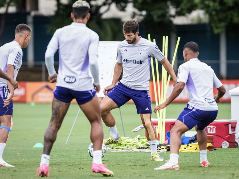 Cruzeiro: Lucas Silva volta a treinar e tem chance de enfrentar o Goiás