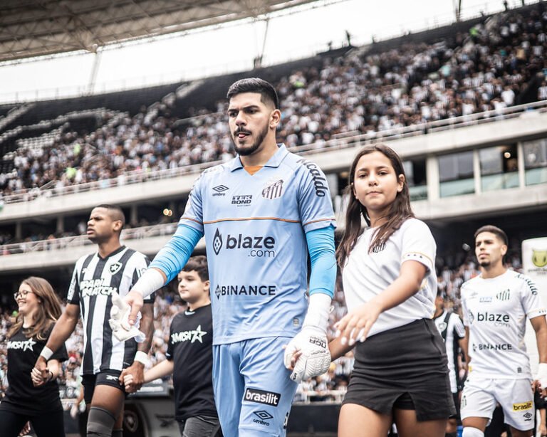 João Paulo enaltece bom momento do setor defensivo do Santos: “É um trabalho de todos”