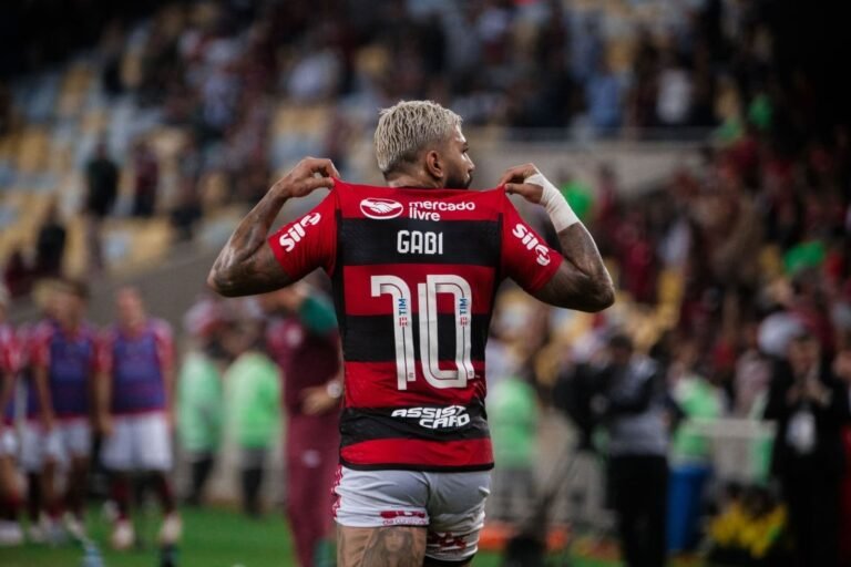 Alvo do Corinthians, Gabigol não quer sair do Flamengo
