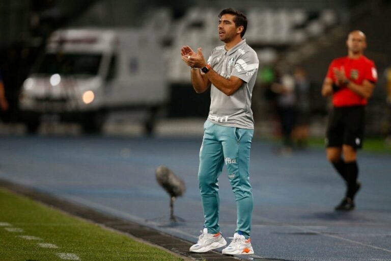 Abel Ferreira deixará o Palmeiras e se tornará técnico mais bem pago do mundo, crava jornal