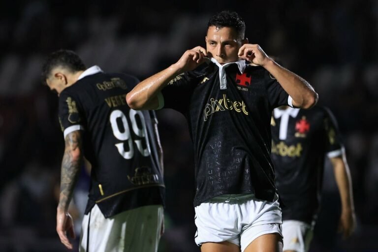 Após derrota, risco de rebaixamento do Vasco dispara