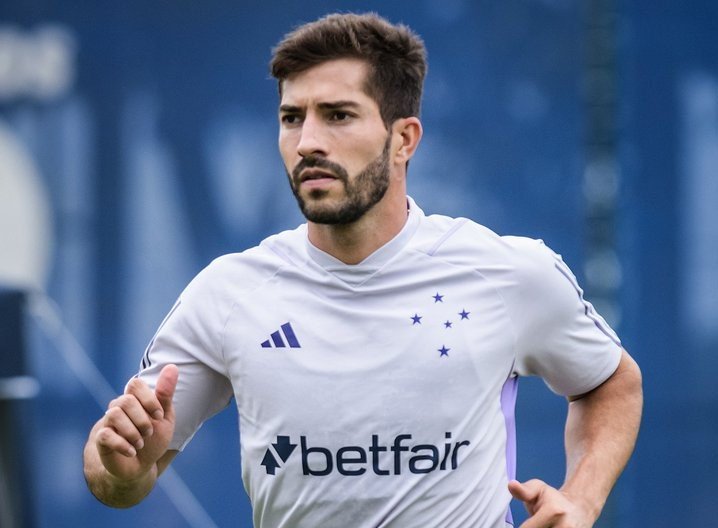 Cruzeiro: Lucas Silva inicia transição e se aproxima de retorno