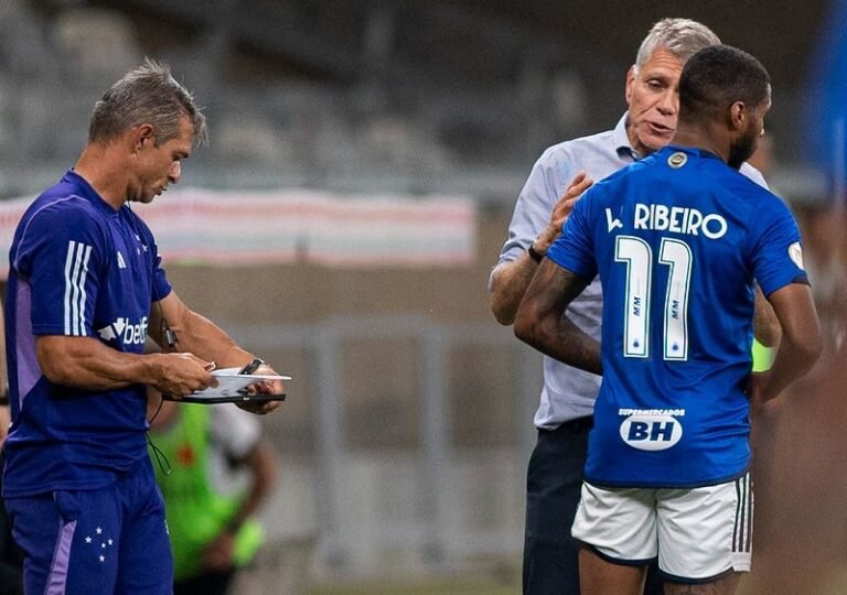 Autuori reconhece erros do Cruzeiro em empate contra o Vasco: “Quando se erra, se paga”