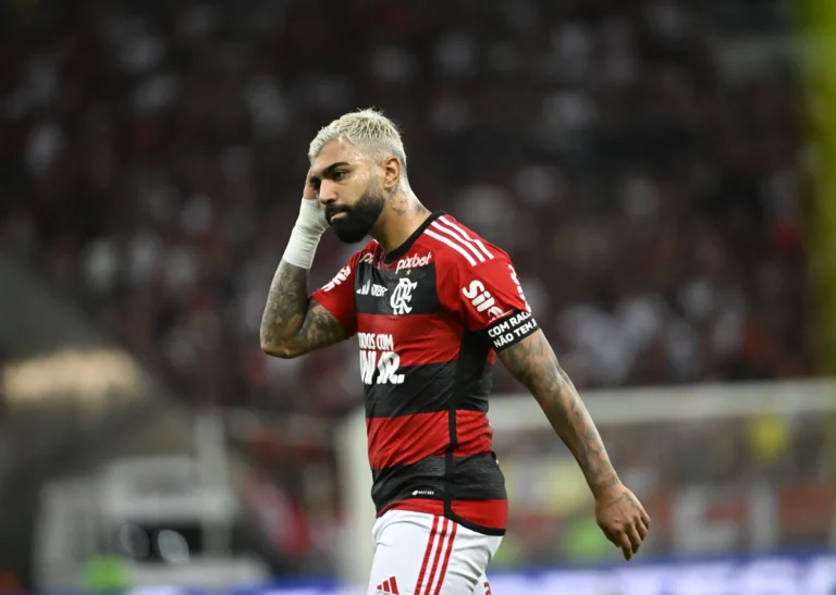 Gabigol agradece apoio dos torcedores do Flamengo e diz estar sendo alvo de notícias falsas