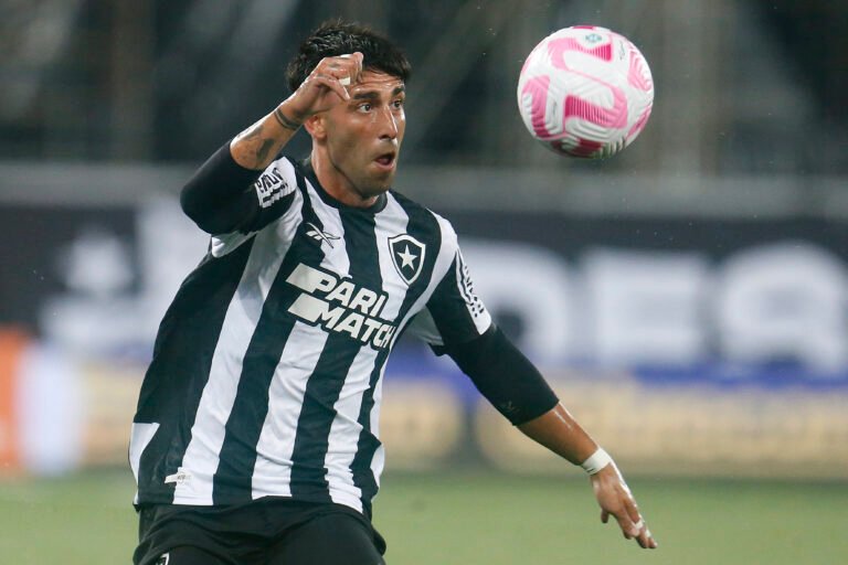 Di Plácido não deve mais atuar com a camisa do Botafogo