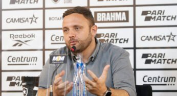 Botafogo nega saída de André Mazzuco do clube
