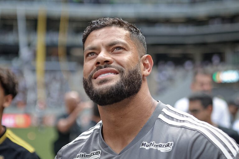Dirigente fala sobre permanência de Hulk no Atlético e sua identificação com o clube