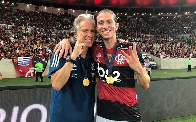 Filipe Luís, ex-Flamengo, recebe convite para ser auxiliar técnico de Jorge Jesus, no Al-Hilal