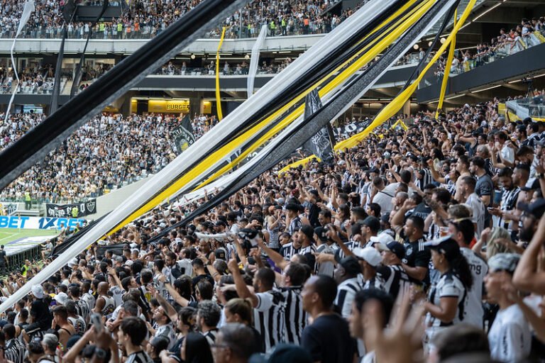 De volta ao Mineirão, Massa Atleticana prepara ‘maior mosaico’ já visto no estádio para duelo contra o São Paulo