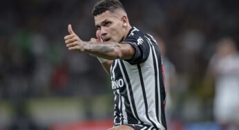 Ainda com chances matemáticas, Paulinho sonha com título e comenta jogo difícil com São Paulo