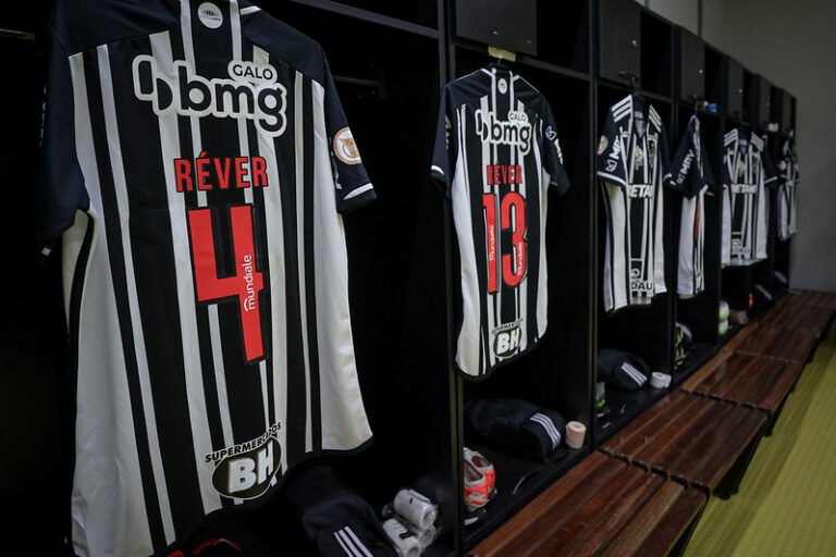 Além de Scarpa, Atlético busca mais um reforço ofensivo e um zagueiro para 2024