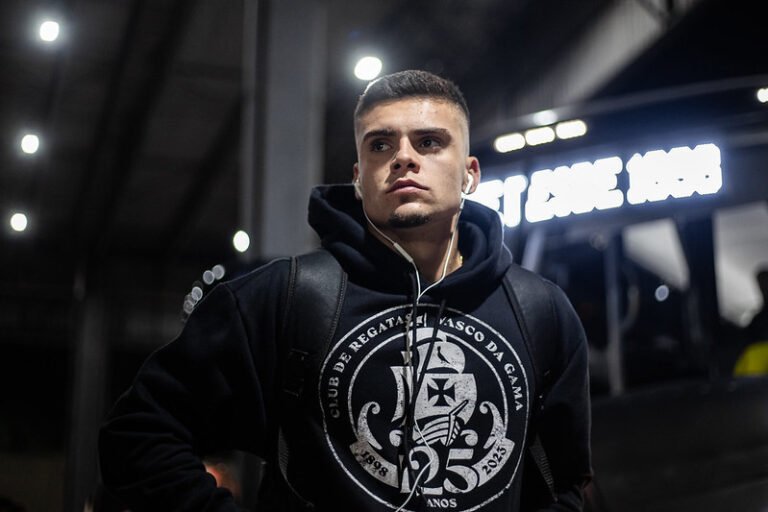Atlético demonstra interesse em Gabriel Pec e estuda proposta pelo atacante