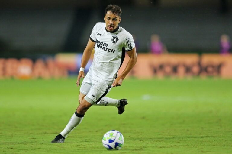 Botafogo conta com Eduardo e não deve negociar o jogador