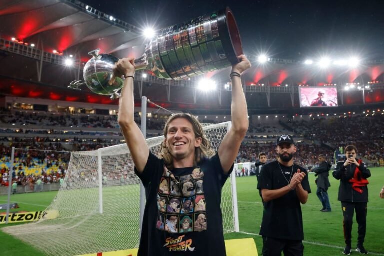 Filipe Luís revela qual será sua metodologia como treinador: “Meu estilo é Flamengo”