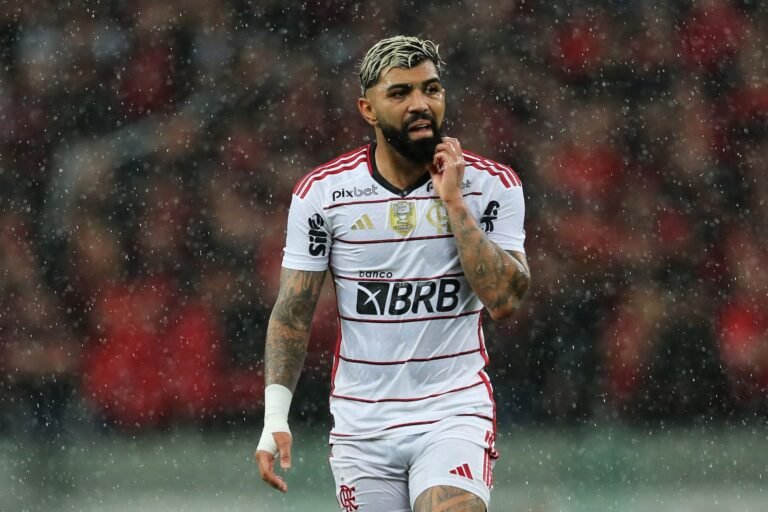 Flamengo vê queda no valor de mercado do atacante Gabigol, alvo do Corinthians