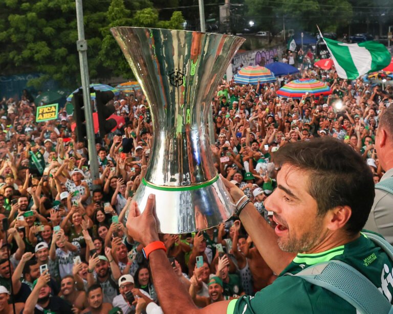 Abel Ferreira se torna segundo treinador mais vitorioso da história do Palmeiras