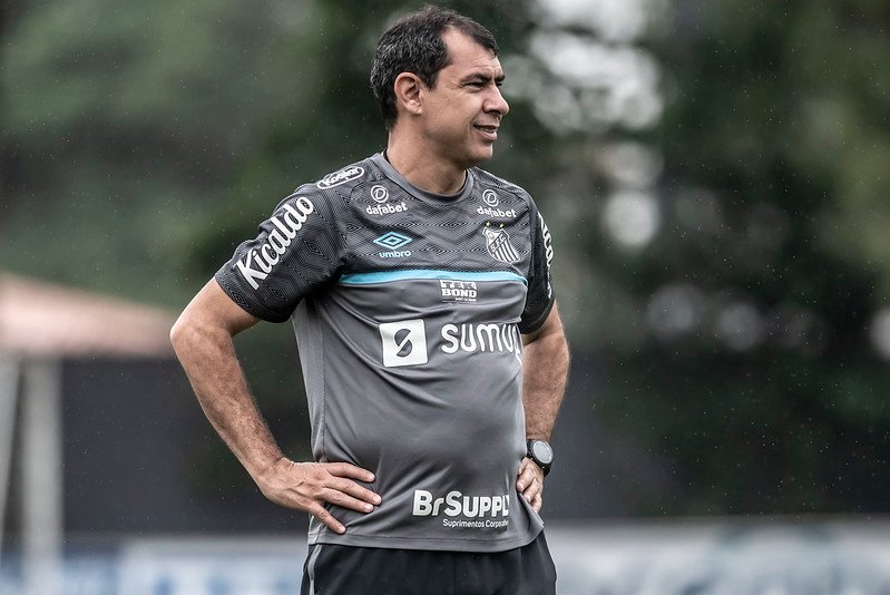 Santos acerta com Carille para o ano mais ‘diferente’ da história