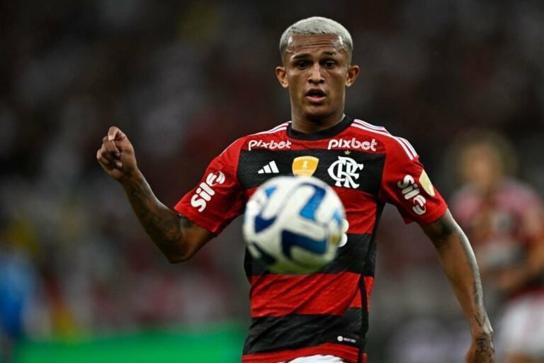 Com sondagens da Europa, Flamengo estuda venda de Wesley em 2024