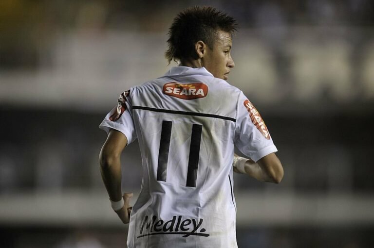 Neymar faz pedido inusitado para novo presidente do Santos: “Aposenta a 11 até quando eu voltar”