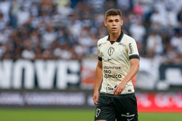 PSG acerta contratação de Gabriel Moscardo, jovem revelação do Corinthians