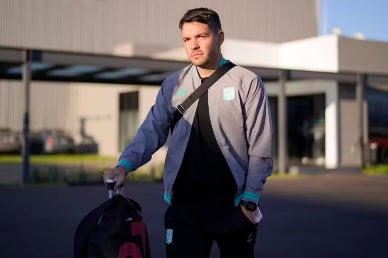 Cruzeiro acerta contratação de técnico Nicolás Larcamón