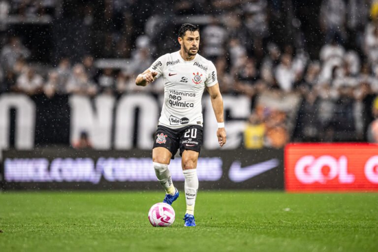 Santos consulta Giuliano, em fim de contrato com o Corinthians