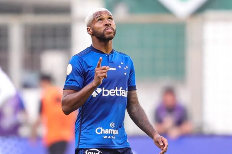 Cruzeiro recebe proposta de empréstimo por Wesley