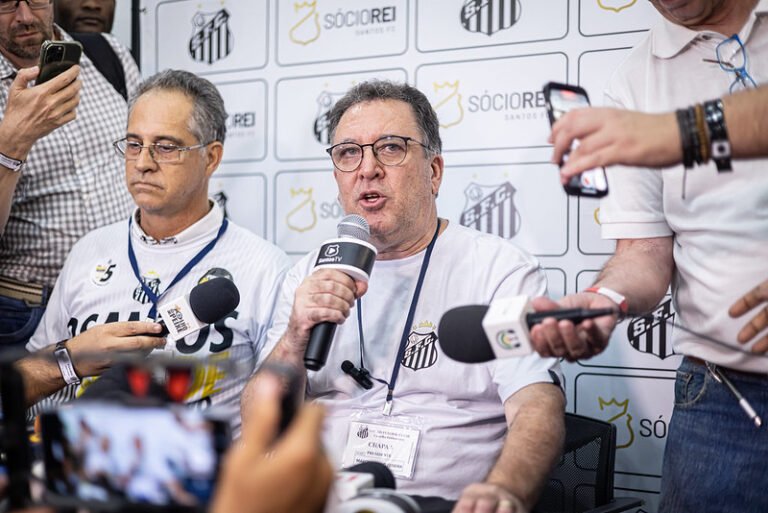 Carille chega ao Santos sem custo de multa rescisória, afirma Marcelo Teixeira