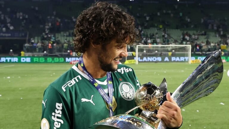 Gustavo Scarpa dá aval para retorno ao futebol brasileiro e Flamengo inicia conversas