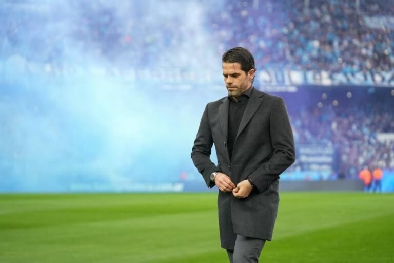 Fernando Gago viaja para assinar com o Chivas e é totalmente descartado pelo Cruzeiro