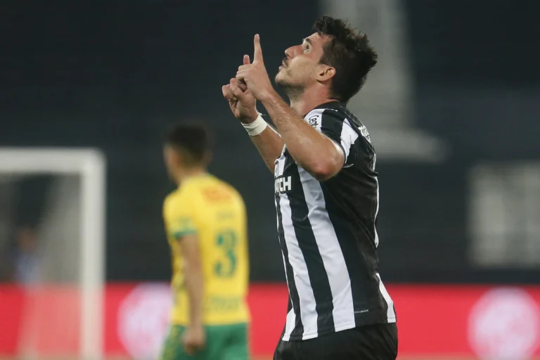 Botafogo descarta compra e Gabriel Pires deve permanecer no clube em mais um empréstimo