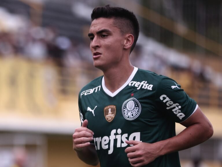 Atuesta, do Palmeiras, pode vestir a camisa do Bragantino na próxima temporada