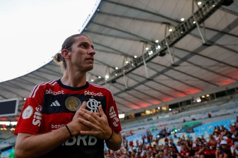 Filipe Luís comenta sobre decisão de se aposentar e seus próximos passos