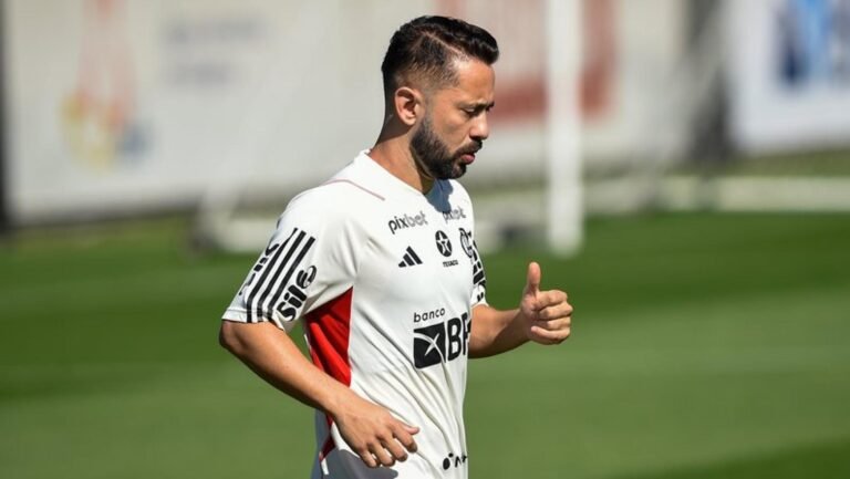 Corinthians consulta situação de Everton Ribeiro