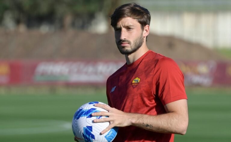 Flamengo fecha acordo com Viña e envia primeira proposta para Roma