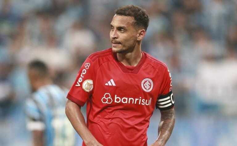 Mano Menezes pede e diretoria do Corinthians tentará a contratação de Alan Patrick, do Internacional