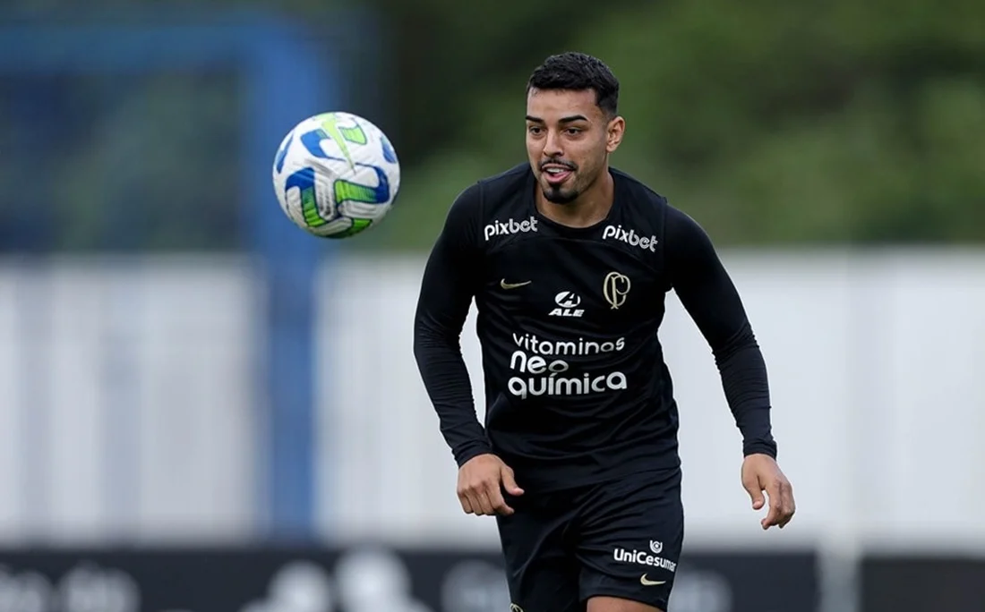 Vitória acerta contratação de Matheus Bidu e se aproxima de outro lateral-esquerdo