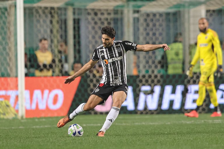 Igor Rabello está perto de trocar o Atlético pelo futebol português; empresário comenta possível saída