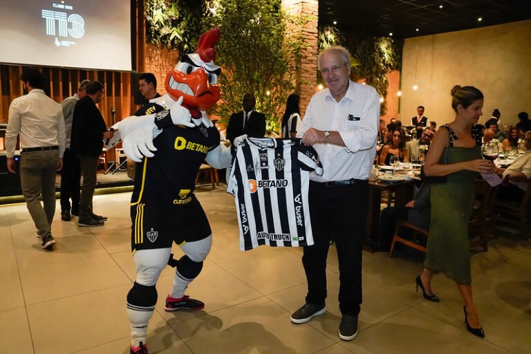 Rubens Menin  prevê prazo de 3 a 4 anos para quitação total de dívidas do Atlético